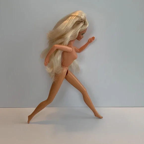 Vintage Barbie, Holiday Barbie 1991 #1871 - Picture 12 of 16